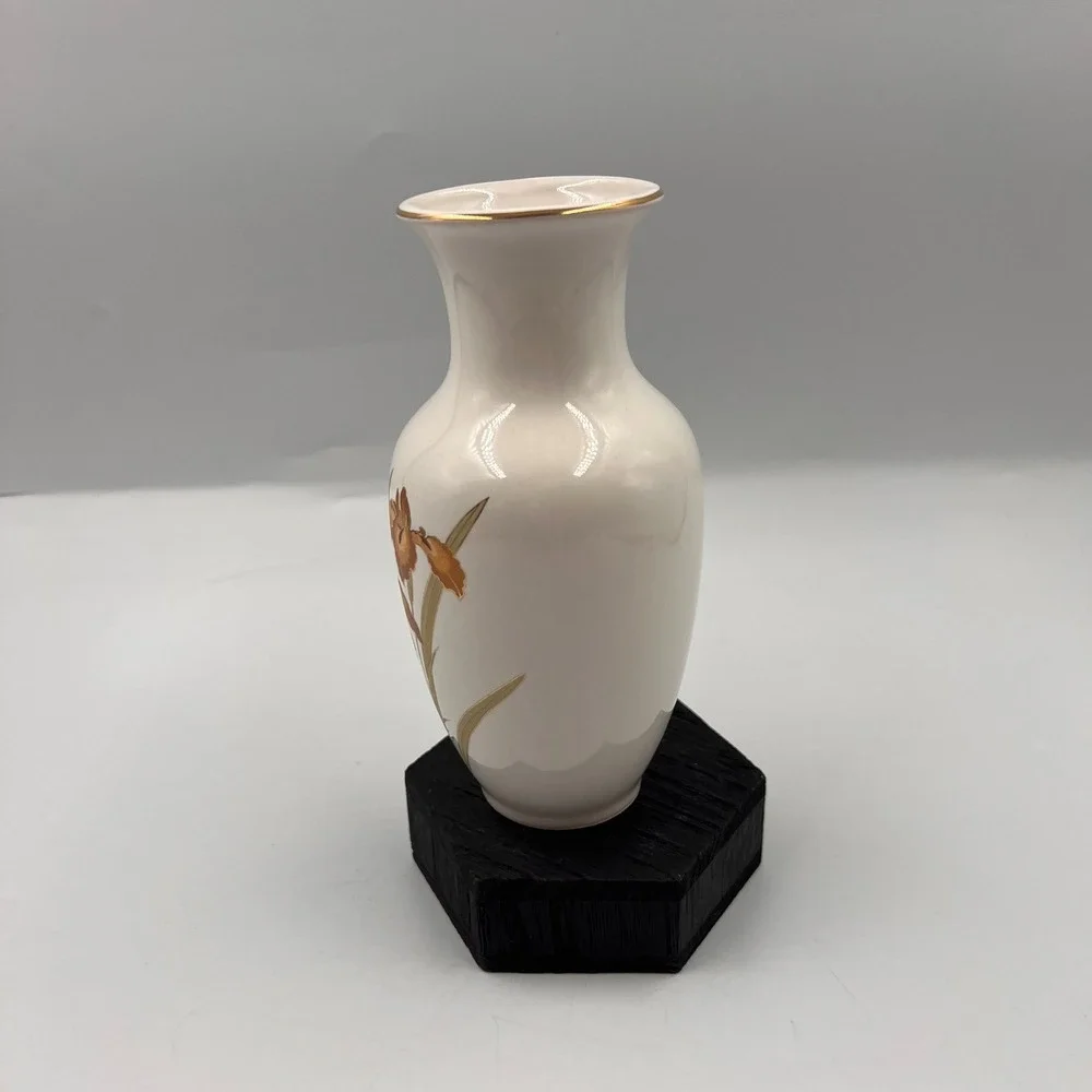 Fine China Japan Vintage Porcelain Bud Vase Floral Iris Gold Trim 6.5‎ Inch